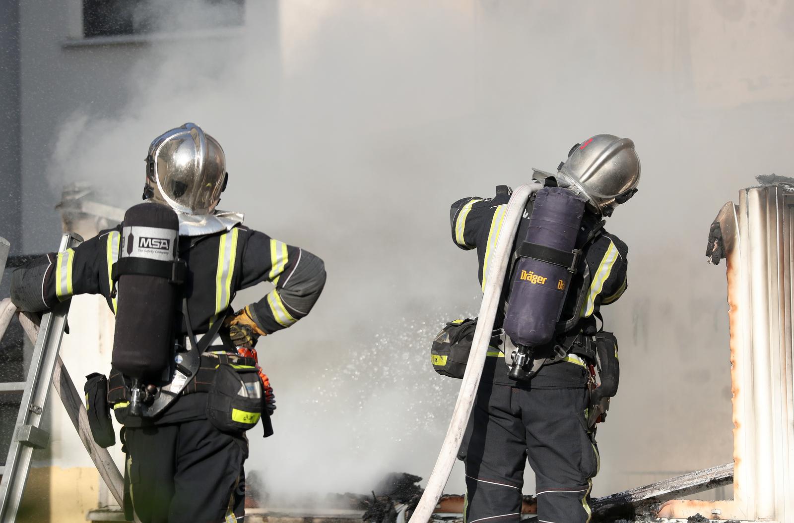24.10.2019., Zagreb  - Na zgradi u Grobnickoj ulici izbio je pozar. Photo: Slavko Midzor/PIXSELL