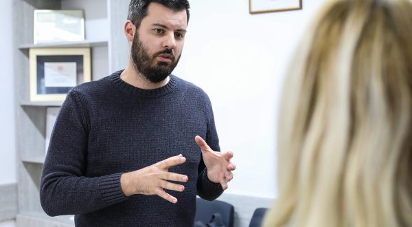 24.11.2022., Zagreb - Opcina Stupnik s tvrtkom Rimac Tehnologije potpisala je ugovor o gradnji Centra za istrazivanje.  Nacelnik opcine Stupnik Bruno Perkovic i Mate Rimac.   Photo: Jurica Galoic/PIXSELL