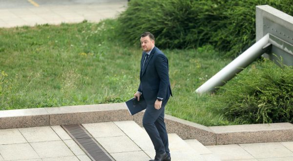 25.07.2023., Zagreb,  Dolazak na 256.sjednicu Gospodarsko-socijalnog vijeca na kojoj se prezentira prijedlog zakona o placama u drzavnoj sluzbi i javnim sluzbama te program Europskog socijalnog fonda za razdoblje 2021.2027. Photo: Emica Elvedji/PIXSELL