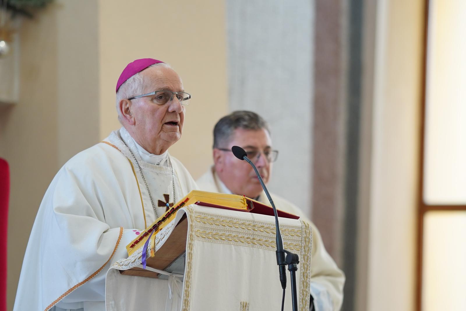25.12.2022., Katedrala sv. Bonaventure, Banjaluka (BiH) – Biskup Komarica predvodio bozicnu misu u Katedrali sv. Bonaventure u Banjaluci.

  Photo: Dejan Rakita/PIXSELL