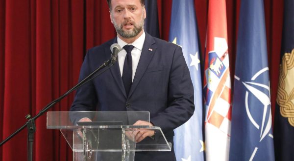 26.09.2022., Zagreb - U nazocnosti nacelnika stozer HV, admirala Roberta Hranja, ministra Obrane Maria Banozica te izaslanika predsjednika RH Dragutina Lozancica, u Ministarstvu obrane RH svecano obiljezena 31. obljetnica Glavnog stozera OSRH, kojom prilikom su istaknutim djelatnicima dodjeljene nagrade i priznanja.     Photo: Robert Anic/PIXSELL