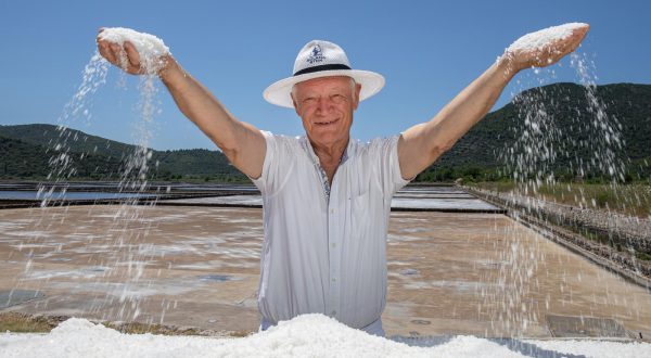 27.07.2023., Solana Ston,  Ston - Sveto Pejic, direktor Vile Koruna i solane Ston. Photo: Grgo Jelavic/PIXSELL