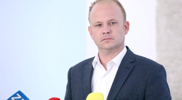 28.06.2023., Zagreb - Na konferenciji za medije odrzanoj u Saboru odluku stanke Mozemo da idu samostalno na izbore komentirao je zastupnik Misel Jaksic. Photo: Patrik Macek/PIXSELL