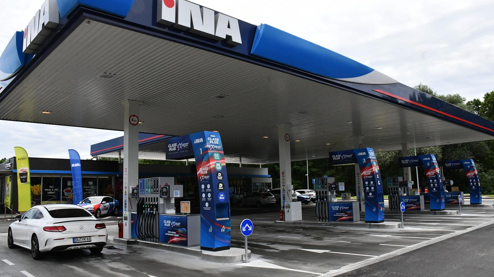 28.06.2023., Novska - Otvorenje moderniziranog INA maloprodajnog mjesta - INA Stari Grabovac jug (bivsa Novska jug). Otvorenju je prisustvovao predsjednik Uprave Péter Ratatics i članovi Uprave. Photo: Ivica Galovic/PIXSELL