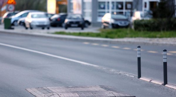 30.03.2015., Zagreb - Prometni uspornik, popularno zvan lezeci policajac. "nPhoto: Borna Filic/PIXSELL