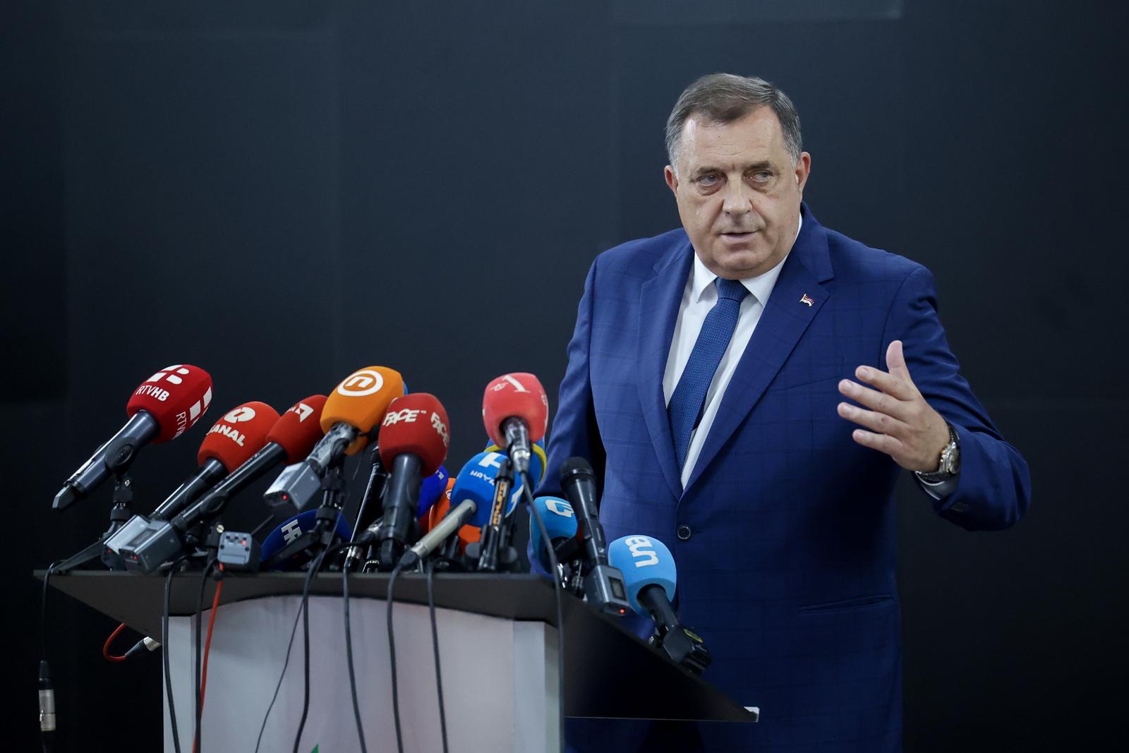 30.06.2023., Konjic, Bosna i Hercegovina - Konferencija za medije celnika stranaka nakon sastanka obavljenog jutros u Konjicu. Zavrsen je sastanak u Konjicu koji se danas odrzao izmedju politickih predstavnika stranaka Trojke i delegacija SNSD-a i HDZ BiH. Milorad Dodik Photo: Armin Durgut/PIXSELL