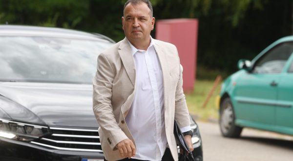 30.07.2023., Knin - Ministar zdravstva Vili Beros sudjelovao je na konferenciji za medije povodom  odrzavanja akcije javnozdravstvenog pregleda madeza i  ranog otkrivanja melanoma. Uz ministra Berosa na konferenciji su sudjelovali Marica Spahija procelnica za zdravstvo, Tatijana Sipalo Lilic ravnateljica kninske bolnice, Petar Cagalj ravnatelj Doma zdravlja Knin i Mirna Situm, voditeljica Referentnog centra Ministarstva zdravstva za melanom pri KBC-u Sestre milosrdnice. Photo: Hrvoje Jelavic/PIXSELL