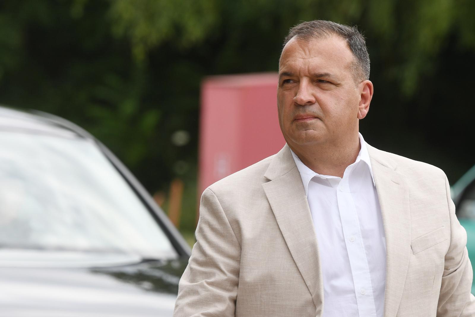 30.07.2023., Knin - Ministar zdravstva Vili Beros sudjelovao je na konferenciji za medije povodom  odrzavanja akcije javnozdravstvenog pregleda madeza i  ranog otkrivanja melanoma. Uz ministra Berosa na konferenciji su sudjelovali Marica Spahija procelnica za zdravstvo, Tatijana Sipalo Lilic ravnateljica kninske bolnice, Petar Cagalj ravnatelj Doma zdravlja Knin i Mirna Situm, voditeljica Referentnog centra Ministarstva zdravstva za melanom pri KBC-u Sestre milosrdnice. Photo: Hrvoje Jelavic/PIXSELL