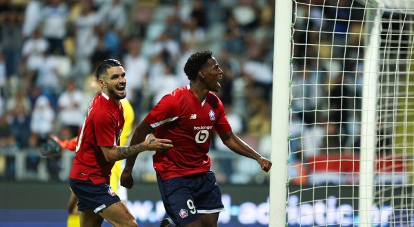 31.08.2023., stadion HNK Rijeka, Rijeka - Uzvratna utakmica play-offa UEFA Konferencijske lige, HNK Rijeka - Lille OSC. Slavlje nogometasa Lillea nakon izjednacenja 1:1. Remy Cabella, Jonathan David Photo: Nel Pavletic/PIXSELL