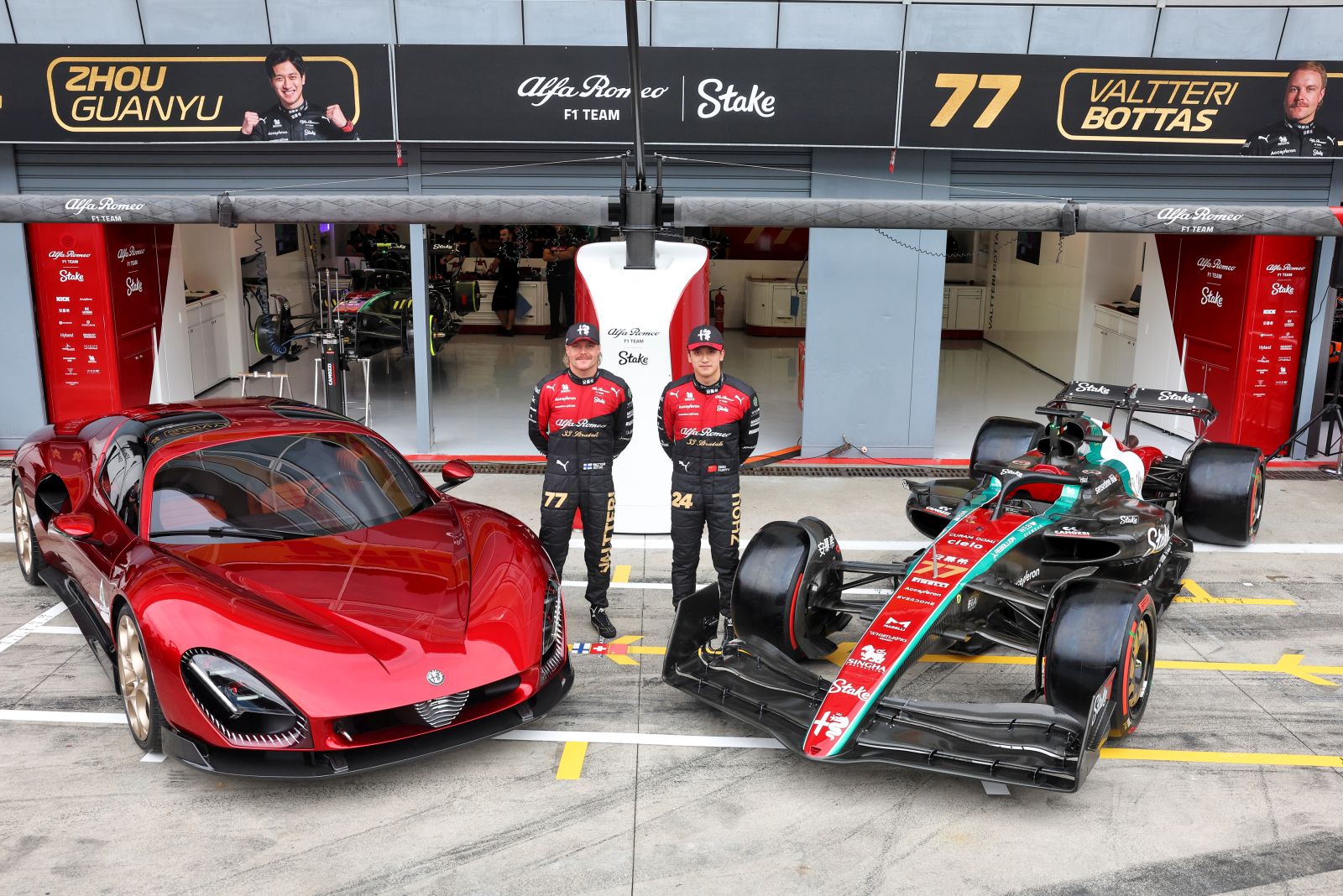 (L to R): Valtteri Bottas (FIN) Alfa Romeo F1 Team and Zhou Guanyu (CHN) Alfa Romeo F1 Team with the Alfa Romeo 33 Stradale and Alfa Romeo F1 Team C43.
Formula 1 World Championship, Italian Grand Prix, Rd 15, Thursday 31st August 2023. Monza Italy.