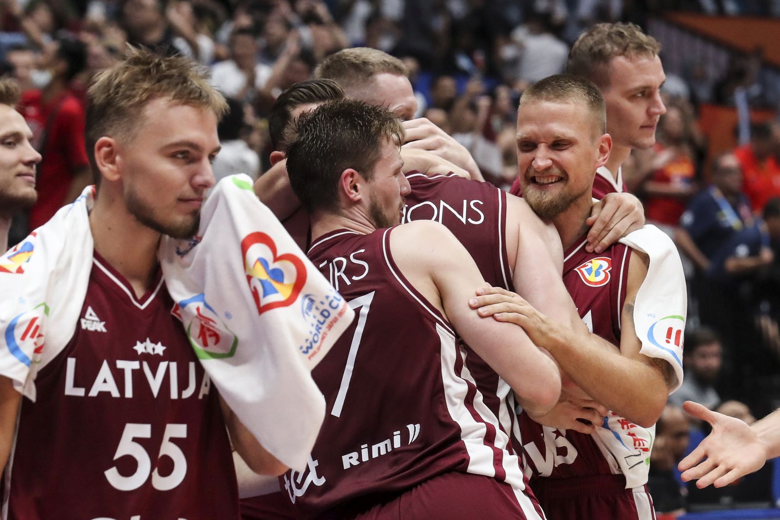 epa10833346 Team Latvia celebrate winning the FIBA Basketball World Cup 2023 group stage second round match between Spain vs Latvia in Jakarta, Indonesia, 01 September 2023.  EPA/BAGUS INDAHONO