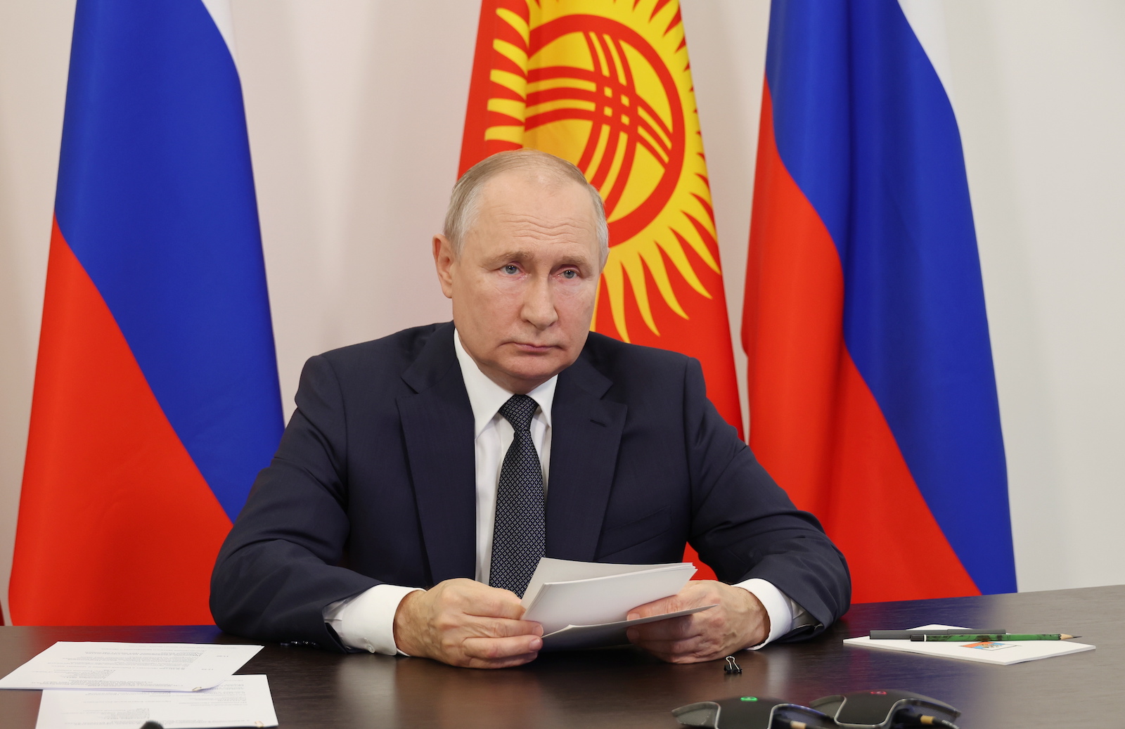 epa10833737 Russian President Vladimir Putin attends a ceremony to launch the construction of three Russian-language secondary schools in Kyrgyzstan, via a video link in Solnechnogorsk, Moscow region, Russia, 01 September 2023.  EPA/MIKHAEL KLIMENTYEV/SPUTNIK/KREMLIN POOL MANDATORY CREDIT