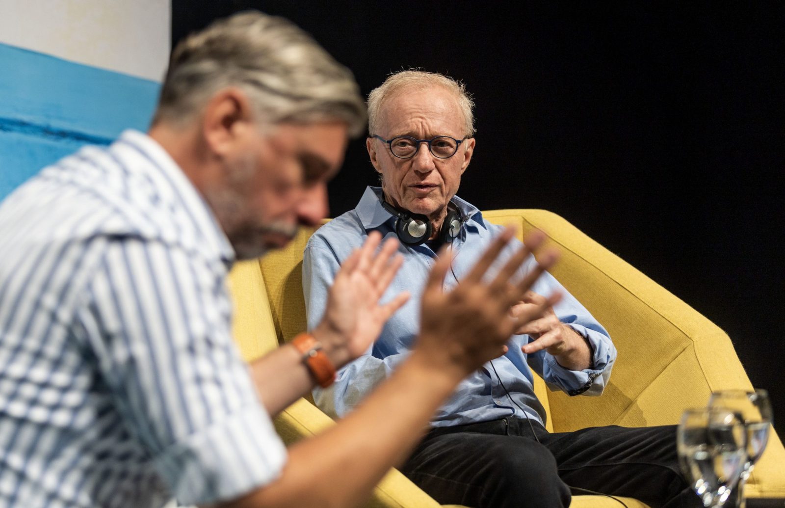 Zagreb, 5.9.2023 - Na Festivalu svjetske književnosti, u programu Razotkrivanja, gostovao je izraelski pisac David Grossman (D) s kojim je o romanu "Osmijeh kozlića!" razgovarao povjesničar Hrvoje Klasić (L).
Foto Hina/ Dario GRZELJ/ dag