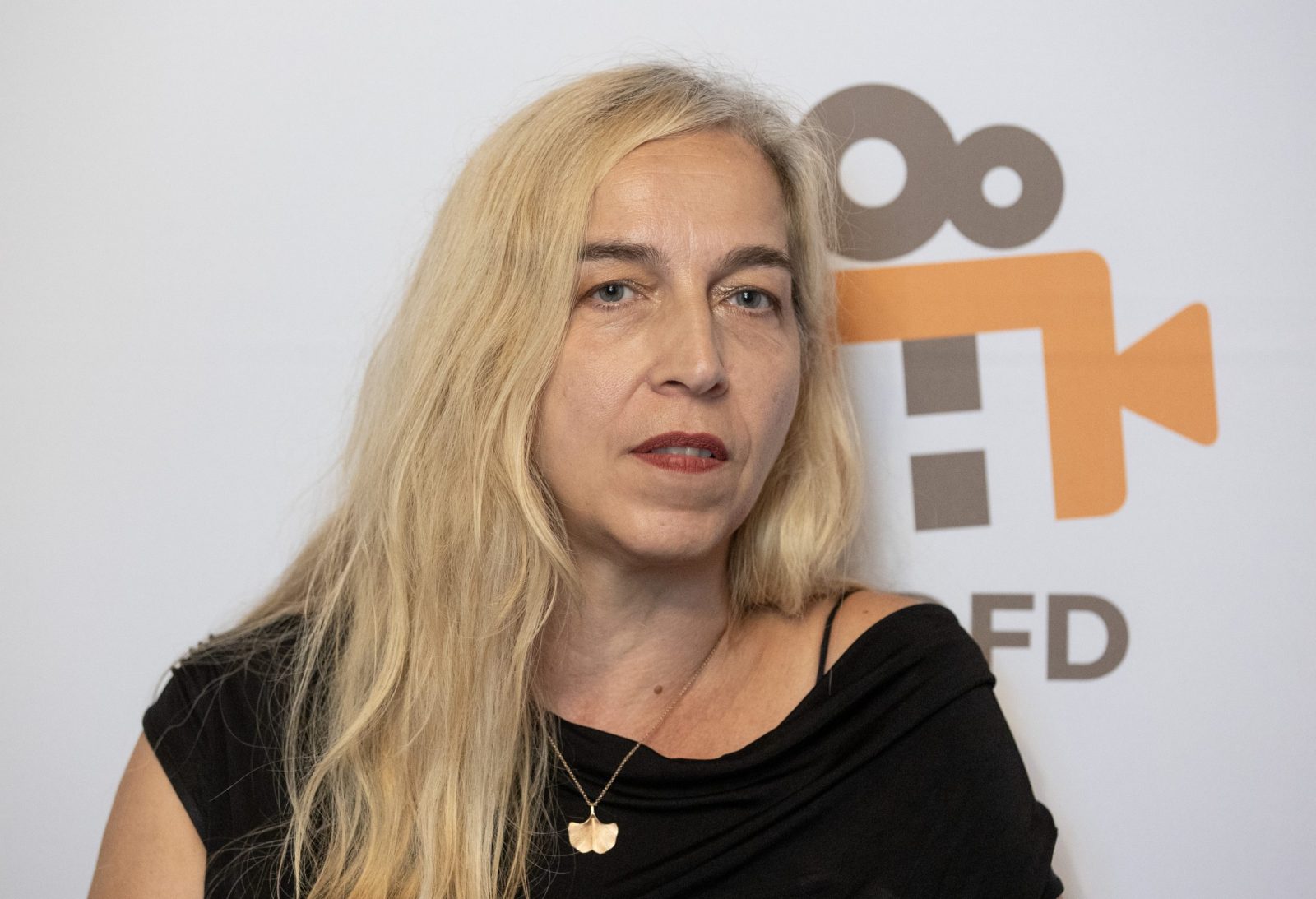 Zagreb, 06.09.2023 - Hrvatsko društvo filmskih djelatnika (HDFD) predstavilo je na konferenciji za novinare hrvatskog kandidata za 96. nagradu Oscar Američke akademije filmske umjetnosti i znanosti u kategoriji Najbolji međunarodni film. Na slici redateljica filma “Tragovi” Dubravka Turić.
foto HINA/ Damir SENČAR/ ds