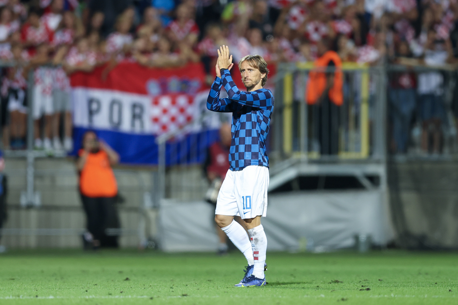 Rijeka, 08.09.2023 - Utakmica kvalifikacija za Europsko nogometno prvenstvo Euro 2024 između reprezentacija Hrvatske i Latvije. Na slici Luka Modrić slavi pobjedu.
foto HINA/ Damir SENČAR/ ds