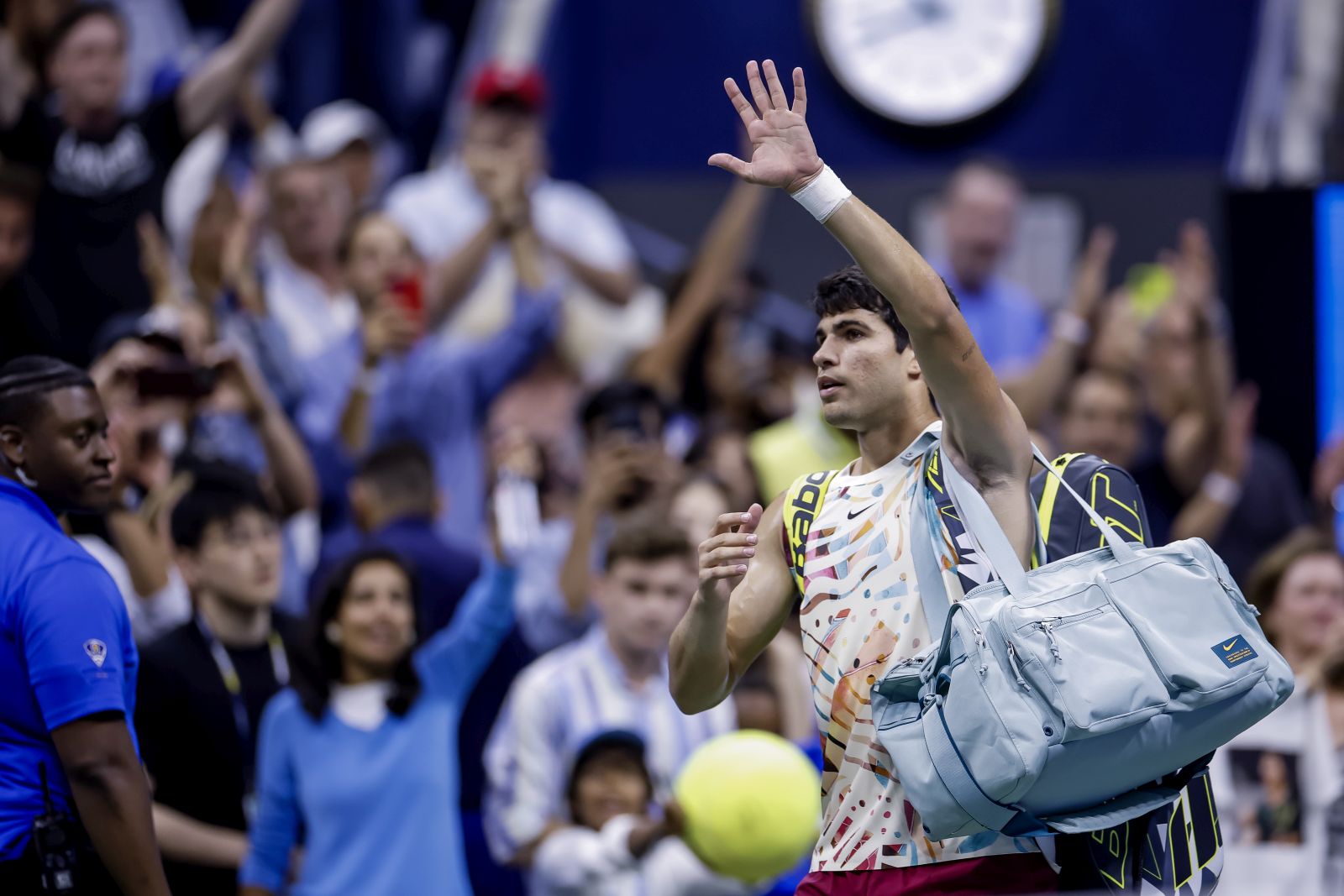 epa10849873 Carlos Alcaraz of Spain reacts while leaving the court after losing to Daniil Medvedev of Russia during their men's singles semifinal round match during the US Open Tennis Championships at the USTA National Tennis Center in Flushing Meadows, New York, USA, 08 September 2023. The US Open runs from 28 August through 10 September.  EPA/CJ GUNTHER