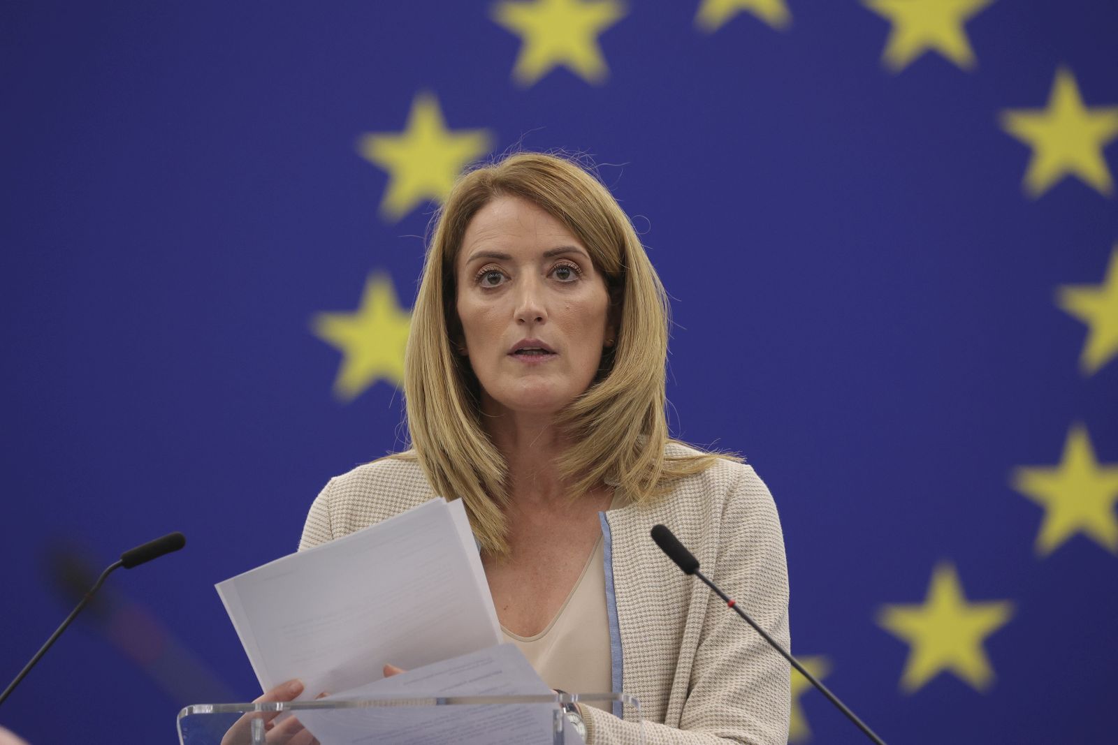 epa10854902 European Parliament President Roberta Metsola speaks during the opening of the European Parliament plenary session in Strasbourg, France, 11 September 2023. The session runs from 11 till 14 September.  EPA/JULIEN WARNAND