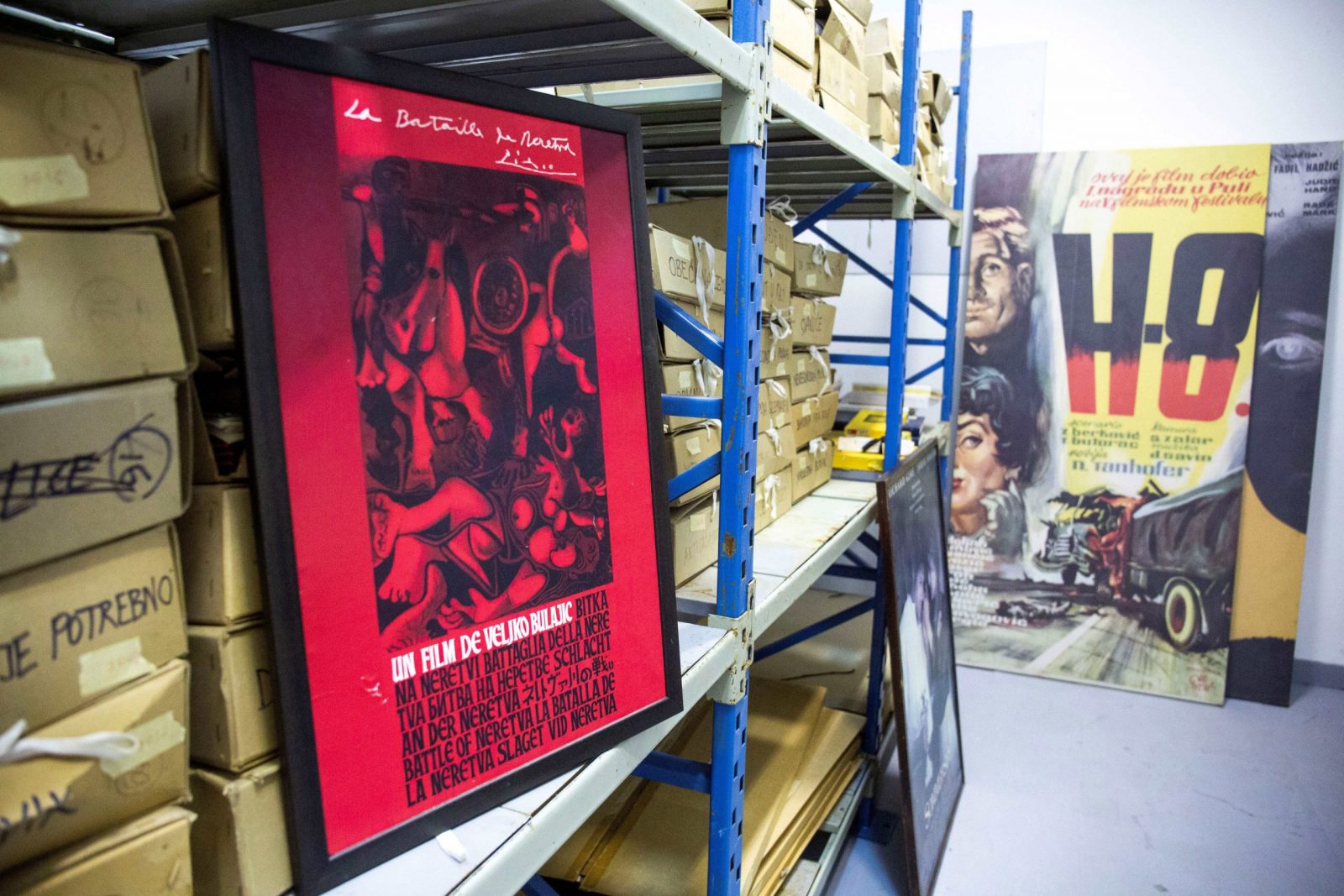Zagreb, 11.09.2023. - Obnova Arhiva Jadran filma. U popratnom filmskom gradivu sadržani su i plakati Pabla Picassa za ''Bitku na Neretvi'' redatelja Veljka Bulajića, kao i izvorni, iznimno vrijedni plakati hrvatskih filmova - klasika poput H-8 redatelja Nikole Tanhofera, ''Rondo'' Zvonimira Berkovića i ostalih. Uz to, Arhiv Jadran filma sadrži i popratni filmski materijal - knjige snimanja, dijaloga, fotografije sa snimanja i reklamni materijal većine hrvatskih filmova od 1947 godine. foto HINA/ Miroslav Edvin HABEK/ ml