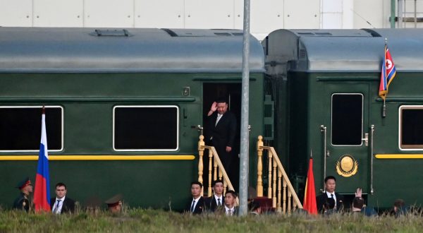 epa10858230 North Korean leader Kim Jong Un boards a train after a meeting with Russian President Vladimir Putin at the Vostochny cosmodrome outside of the town of Tsiolkovsky (former Uglegorsk), some 180 km north of Blagoveschensk in Amur region, Russia, 13 September 2023.  EPA/PAVEL BYRKIN / SPUTNIK / KREMLIN POOL MANDATORY CREDIT