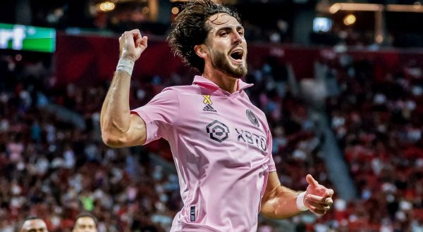 epa10865549 Inter Miami forward Leonardo Campana reacts after scoring a goal against the Atlanta United during the first half of a MLS soccer match between Inter Miami CF and Atlanta United FC at Mercedes Benz Stadium in Atlanta, Georgia, USA, 16 September 2023.  EPA/ERIK S. LESSER