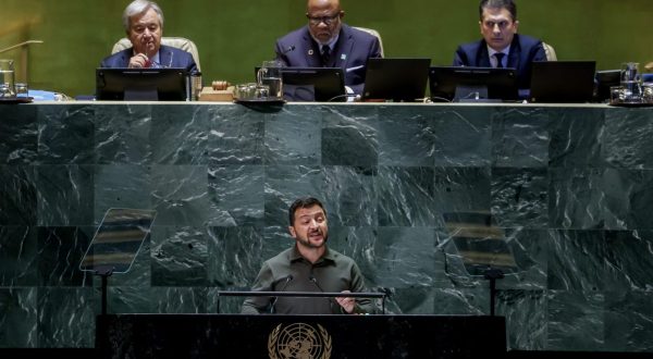 epa10870149 President of Ukraine Volodymyr Zelensky (front) addresses the 78th session of the United Nations General Assembly at the United Nations Headquarters in New York, New York, USA, 19 September 2023.  EPA/JUSTIN LANE