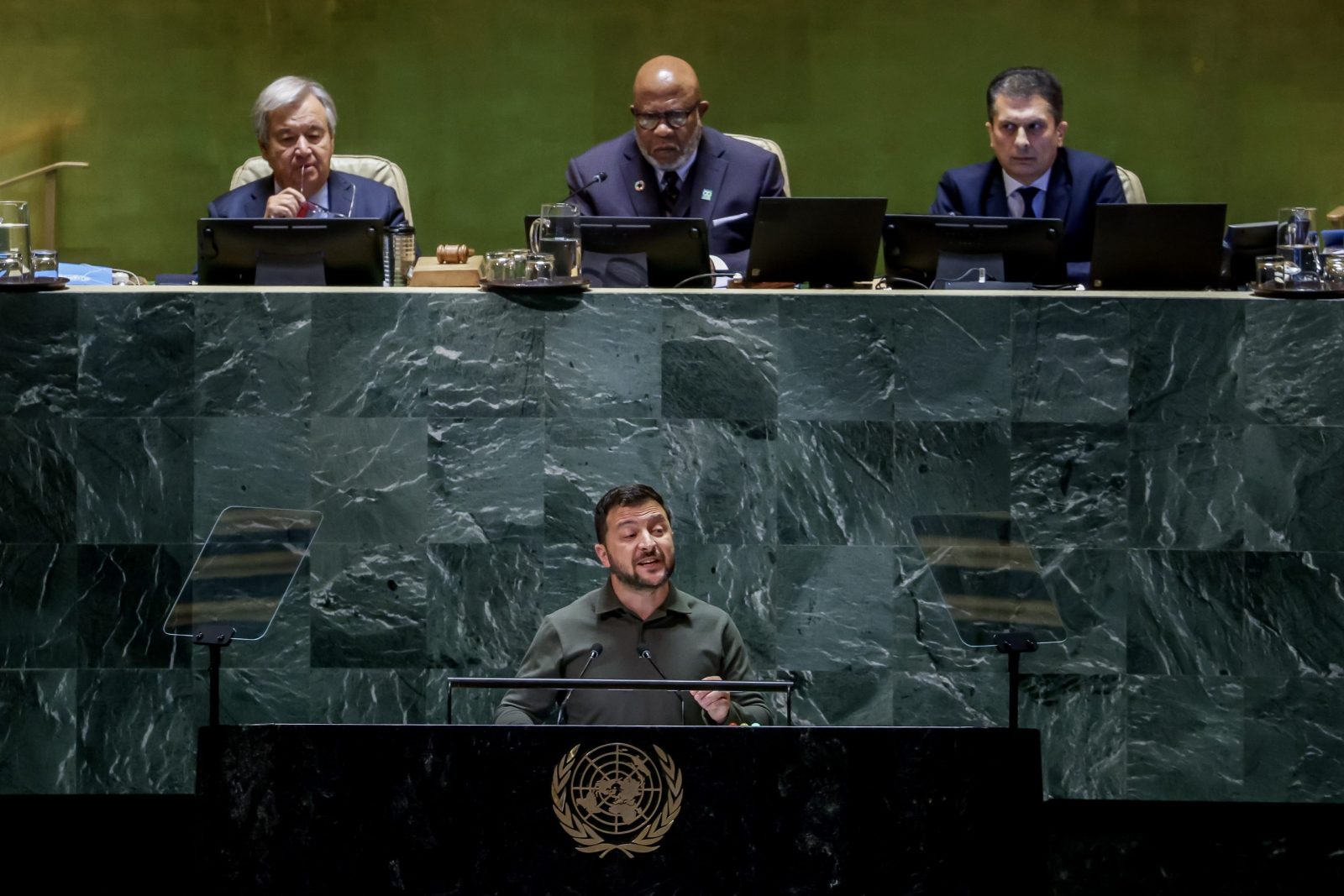 epa10870149 President of Ukraine Volodymyr Zelensky (front) addresses the 78th session of the United Nations General Assembly at the United Nations Headquarters in New York, New York, USA, 19 September 2023.  EPA/JUSTIN LANE