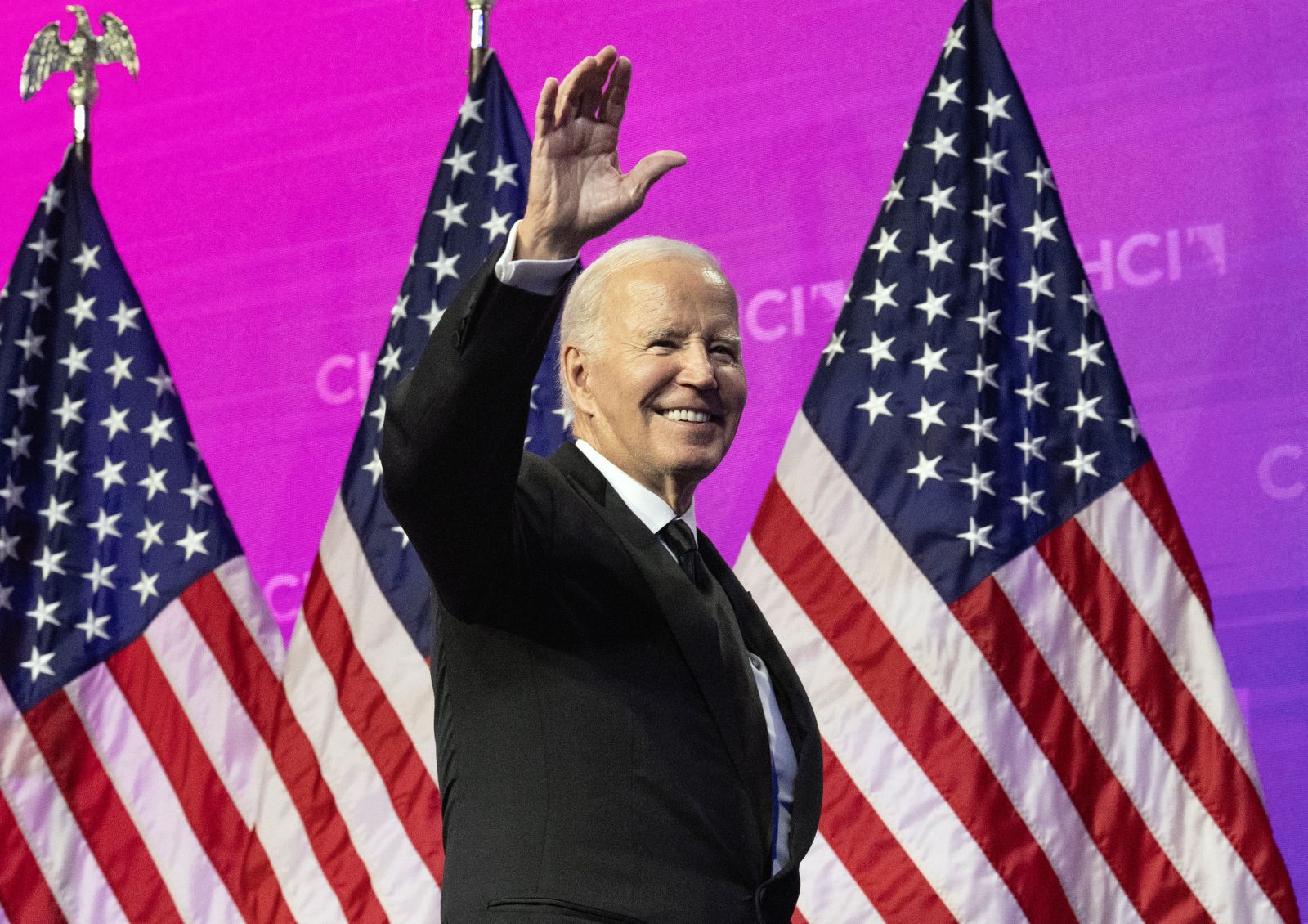 epa10875962 US President Joe Biden delivers remarks at the Congressional Hispanic Caucus Institute 46th Annual gala at the Walter E. Washington Convention Center in Washington, DC, USA, 21 September 2023.  EPA/Ron Sachs / POOL