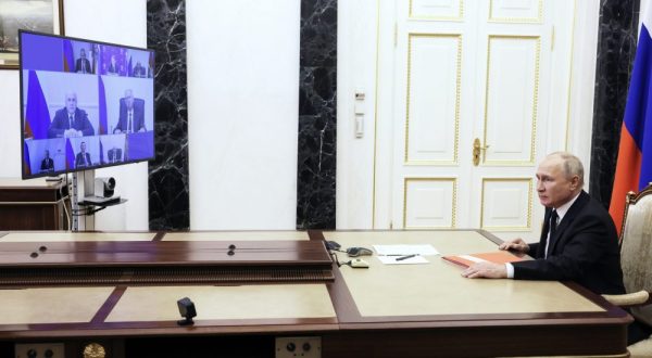 epa10876639 Russian President Vladimir Putin chairs a meeting with members of the Security Council via a video conference at the Kremlin in Moscow, Russia, 22 September 2023. The Russian President discussed relations with neighboring countries, including security issues, during the meeting held remotely with permanent members of the Russian Security Council.  EPA/MIKHAIL METZEL/SPUTNIK/KREMLIN POOL MANDATORY CREDIT
