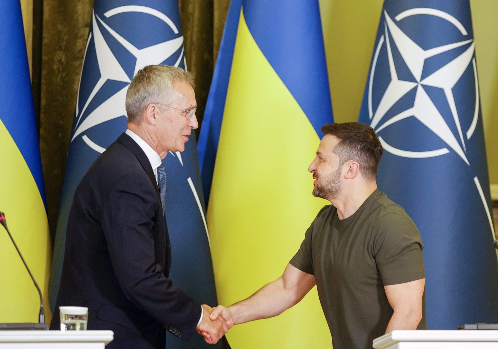 epa10887432 Ukrainian President Volodymyr Zelensky (R) and NATO Secretary General Jens Stoltenberg (L) shake hands during a joint press conference following their meeting in Kyiv (Kiev), Ukraine, 28 September 2023. Jens Stoltenberg arrived in Kyiv to meet with Zelensky and top Ukrainian officials in support of the country amid the Russian invasion.  EPA/SERGEY DOLZHENKO