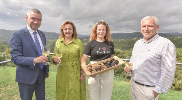 20.09.2023., Vrh - Karic tartufi


Photo Sasa ZinajaNFoto