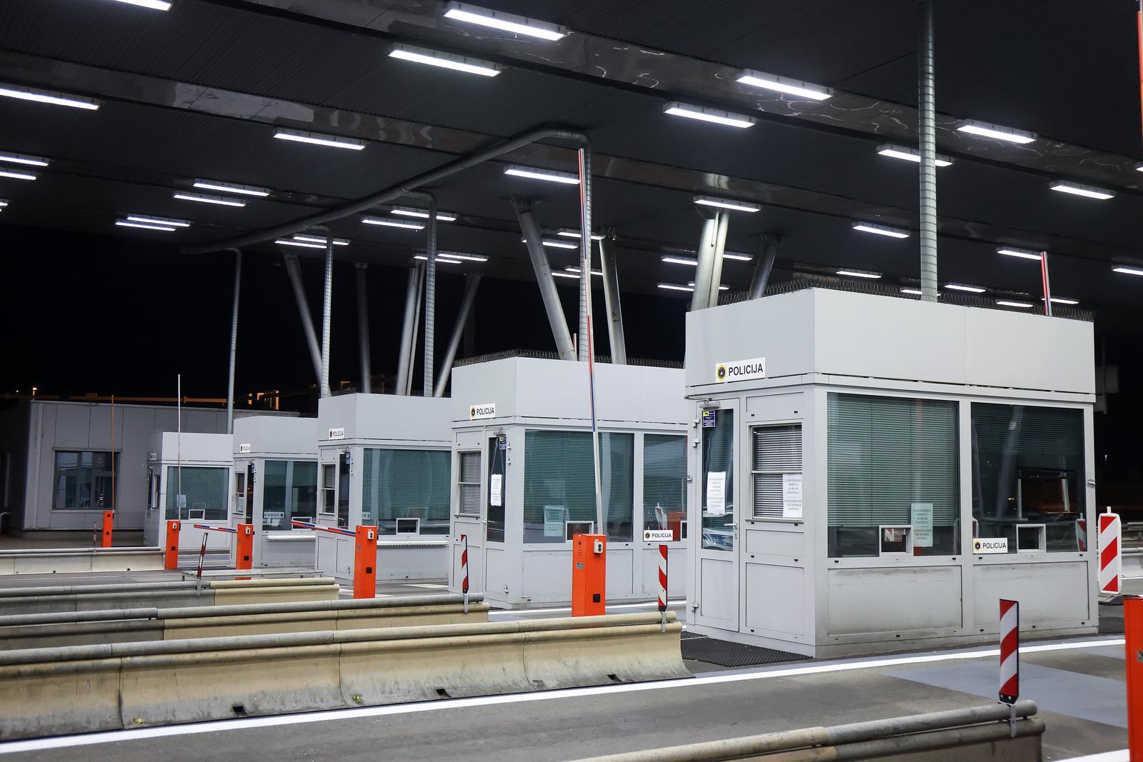 31.12.2022., Bregana - Slovenska strana granicnog prijelaza Bregana nakon ulaska Hrvatske u Schengen Photo: Luka Stanzl/PIXSELL