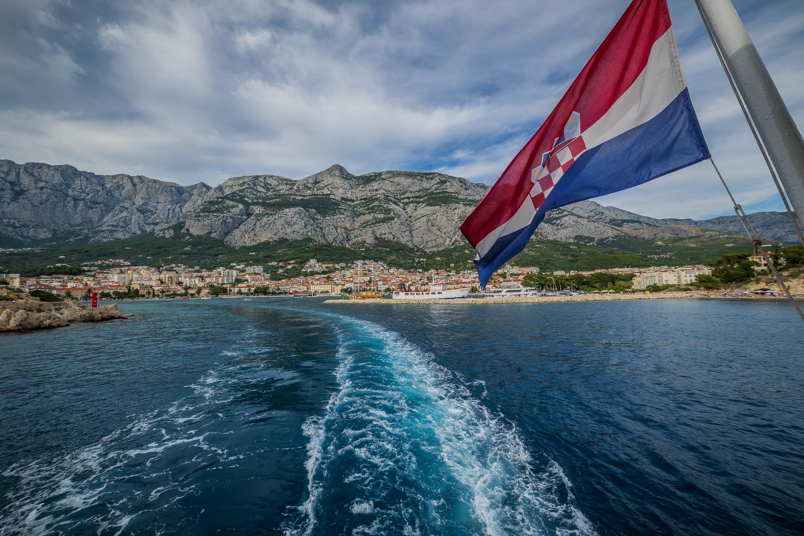 01.08.2023., Makarska -  Trajekt  na liniji Makarska Sumartin. Photo: Zvonimir Barisin/PIXSELL