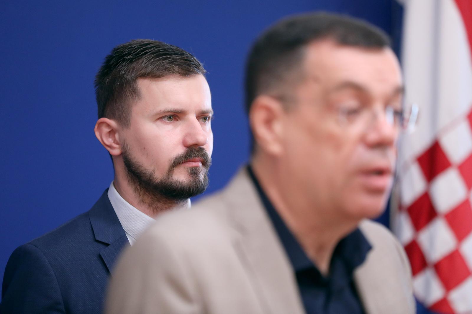01.09.2023., Zagreb - Na konferenciji za medije Fokusa odrzanoj u Saboru o temi „Da li ce Vlada prihvatiti prijedlog izmjena porezne reforme Tomasevica, a odbiti prijedloge Udruga gradova i opcina i stranke Fokus?“ govorili su zastupnici Davor Nadji, Dario Zurovec i Damir Bajs. Photo: Patrik Macek/PIXSELL