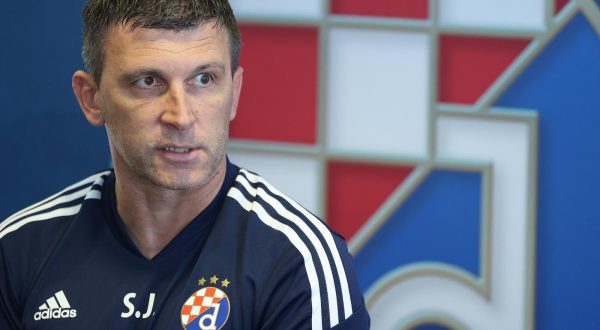 01.09.2023., Stadion Maksimir, Zagreb - Trener Dinama Sergej Jakirovic pratio je izvlacenje zdrijeba za konferencijsku ligu. Photo: Marko Prpic/PIXSELL