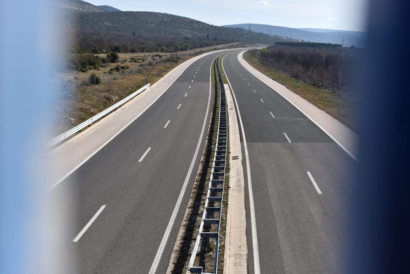 03.04.2020., Sibenik - Prazna autocesta  A-1 Zagreb-Split.r"nPhoto: Hrvoje Jelavic/PIXSELL
