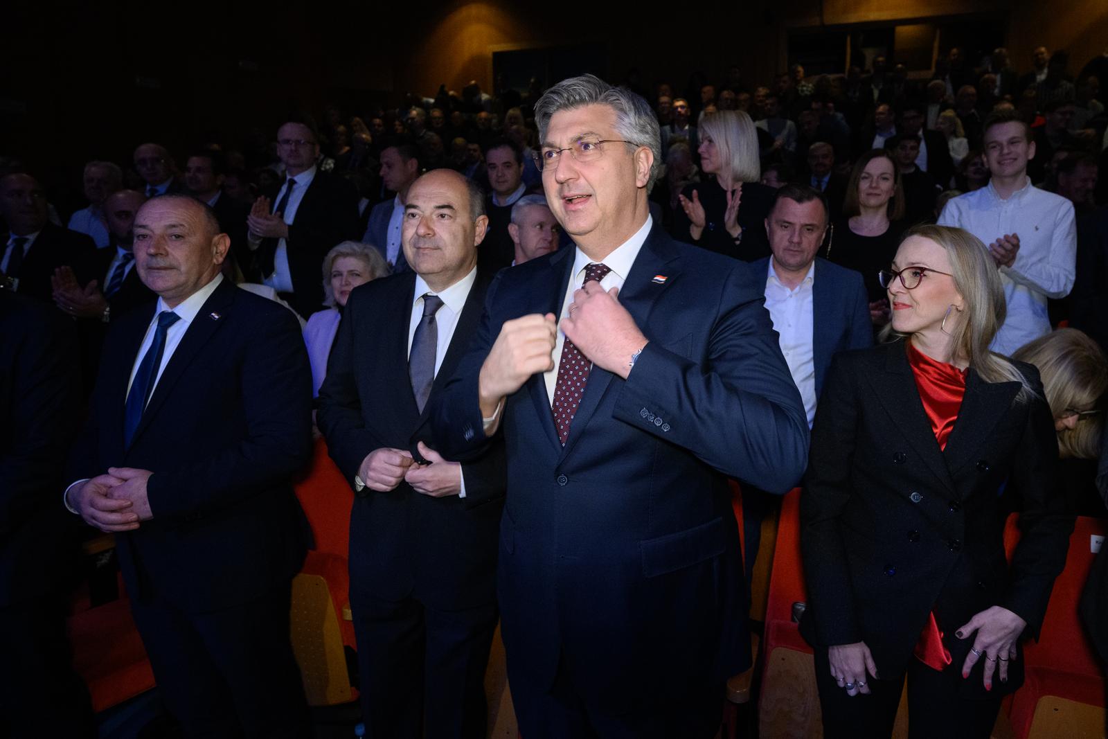 03.04.2023., Zagreb - Predsjednik HDZ-a i Vlade RH Andrej Plenkovic prisustvovao je obiljezavanju 33. obljetnice osnutka organizacija HDZ-a gradskih cetvrti Trnje, Brezovica, Novi Zagreb- zapad i Novi Zagreb- istok u Kulturnom centru Travno. Tomo Medved, Frane Barbaric, Andrej Plenkovic.
 Photo: Davor Puklavec/PIXSELL