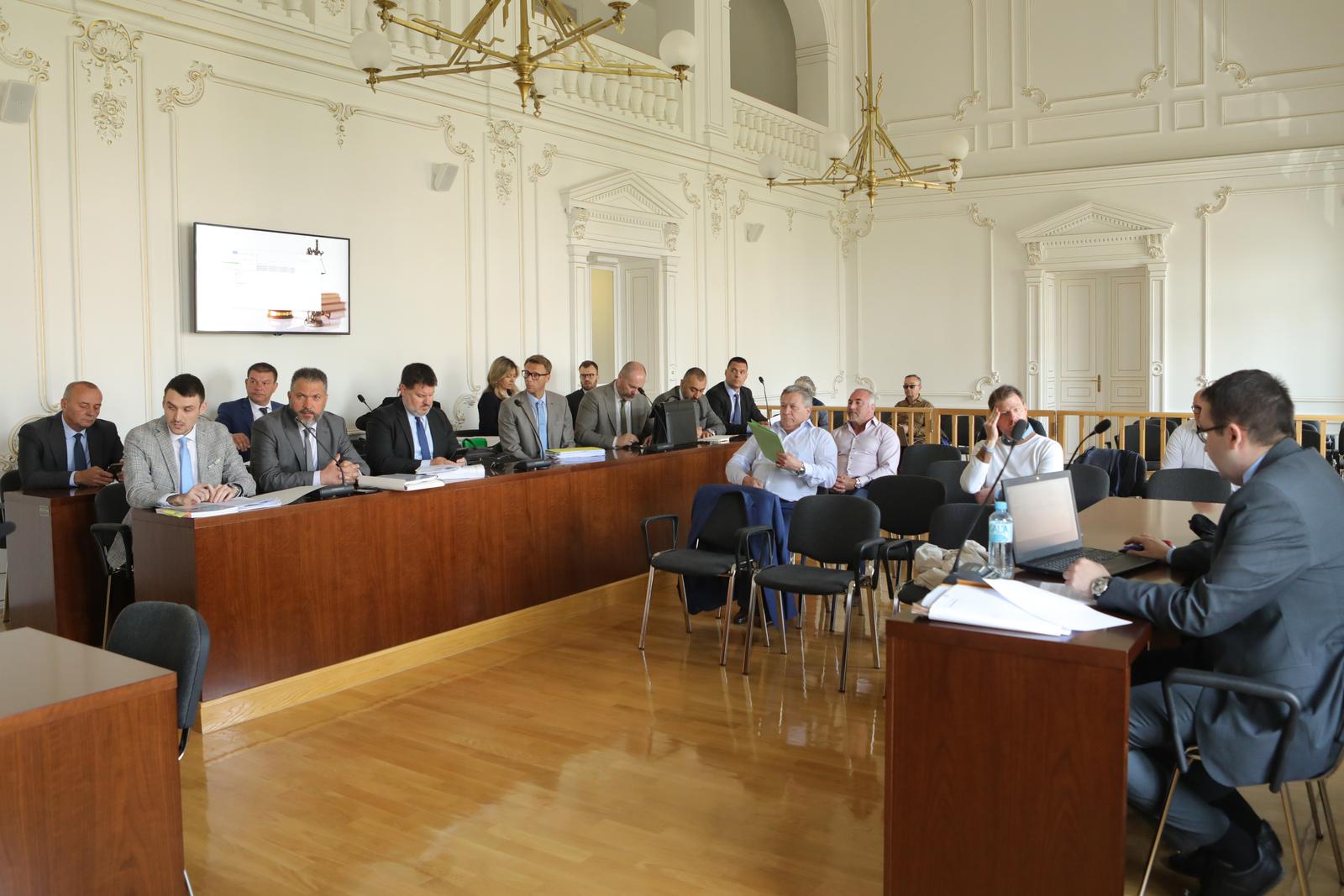 03.05.2023., Osijek - Pregledavanjem dokaza iz dokumentacije koju je predlozio Uskok na osjeckom Zupanijskom sudu nastavljeno je sudjenje Zdravku i Zoranu Mamicu te jos petorici optuzenih za izvlacenje novca iz NK Dinama u sklopu zlocinačkog udruzenja u tzv. predmetu "Dinamo 2". Tuziteljstvo je dokumentaciju dostavilo na DVD-u, a obrana je zatrazila da se ona usporedi s dokazima u sudskom spisu. Photo: Dubravka Petric/PIXSELL