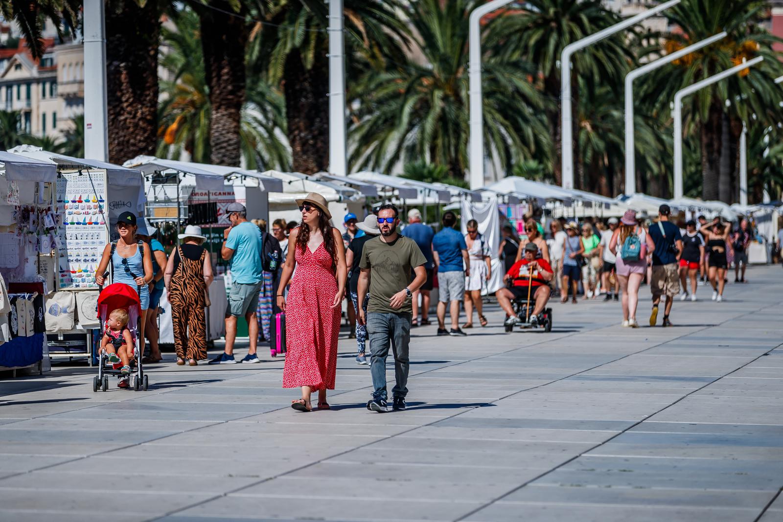 03.09.2023., Split - Prva rujanska nedjelja u centru Splita. Photo: Zvonimir Barisin/PIXSELL