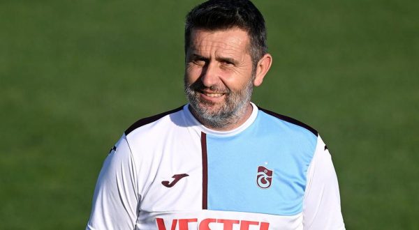 04.07.2023., Brdo kod Kranja, Slovenija - Nenad Bjelica stigao je s momcadi Trabzonspor na pripreme u Sloveniju, a odmah po dolasku odradio je trening na kojem je bio i Mislav Orsic. Hrvatski reprezentativac na treningu je bio dobro raspolozen i nasmijan. U strucnom stozeru turske momcadi uz trenera Nenada Bjelicu tu su jos pomocnici Nino Bule i Danijel Jumic, analiticar Jasmin Osmanovic, kondicijski trener Leonard Sovina te trenerov sin Luka koji je zaduzen za mentalnu pripremu. Nenad Bjelica. Photo: Marko Lukunic/PIXSELL