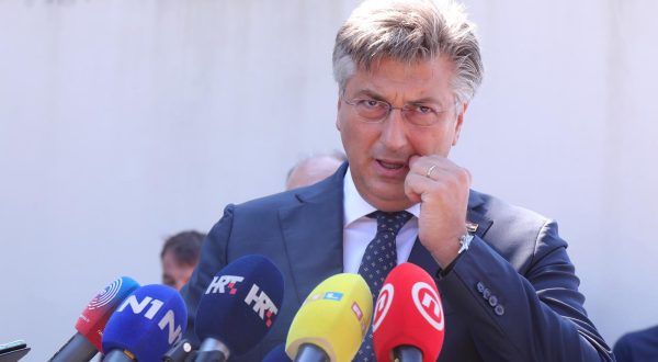 05.09.2023.,Supetar - Predsjednik Vlade Andrej Plenkovic sudjelovao  svecanom otvorenju Organizacijske jedinice Odjela za pruzanje izvaninstitucionalnih usluga Centra za odgoj i obrazovanje ''Juraj Bonaci''  na otoku Bracu nakon cega se obratio medijima. Photo: Ivo Cagalj/PIXSELL