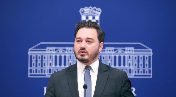 06.09.2023., Zagreb - Na konferenciji za medije kluba zastupnika Hrvatskih suverenista odrzanoj u Saboru o eskalaciji migrantske krize govorili su Zeljko Sacic i Marko Milanovic Litre.

. Photo: Patrik Macek/PIXSELL