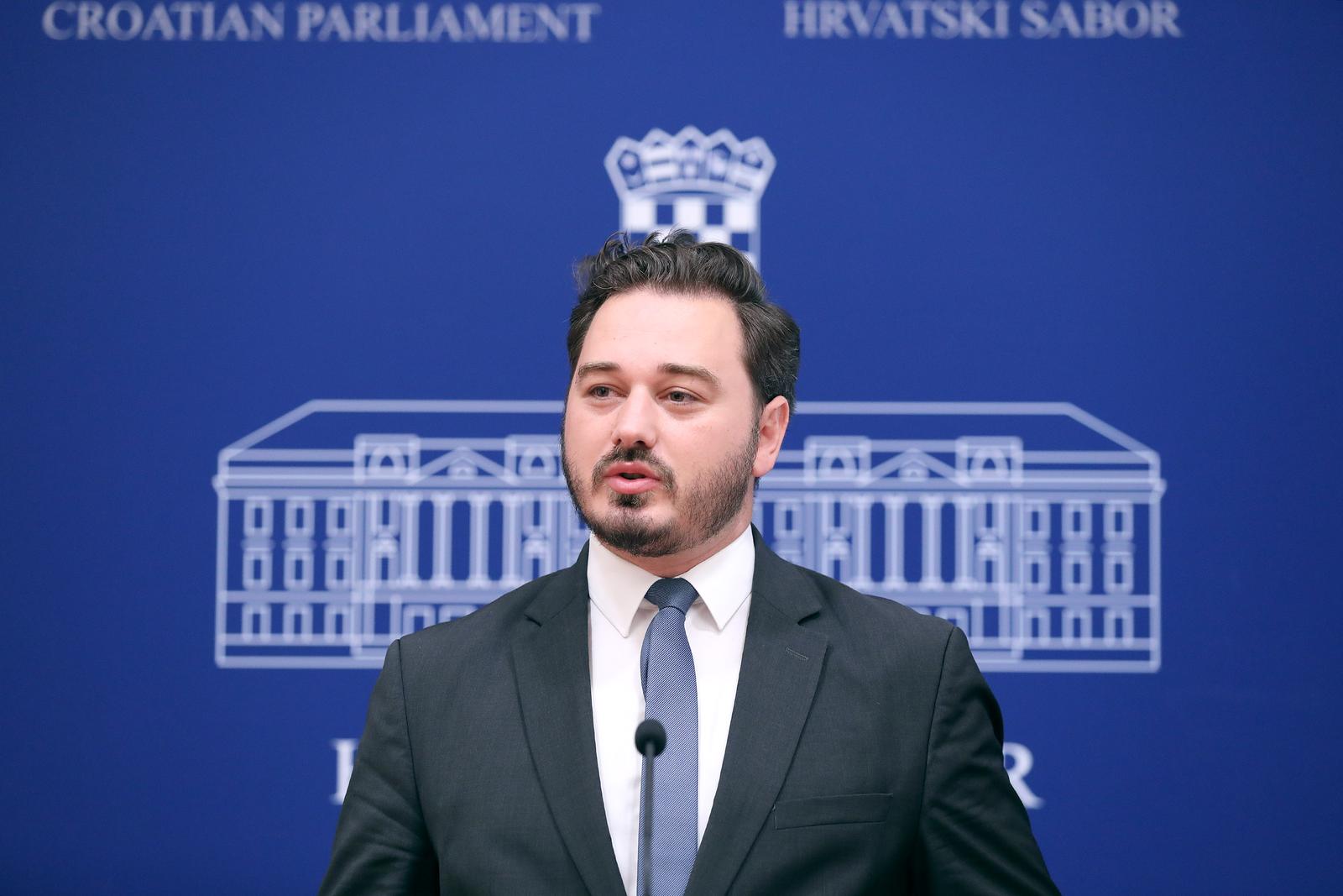 06.09.2023., Zagreb - Na konferenciji za medije kluba zastupnika Hrvatskih suverenista odrzanoj u Saboru o eskalaciji migrantske krize govorili su Zeljko Sacic i Marko Milanovic Litre.

. Photo: Patrik Macek/PIXSELL