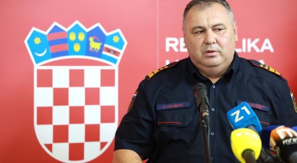 07.08.2023., Zagreb - U Drzavnoj vatrogasnoj skoli predstavnicima vatrogasnih zajednica zupanija svecano je predana vatrogasna oprema. Na primopredaji je osim glavnoga vatrogasnog zapovjednika Slavka Tucakovica bila i ministrica poljoprivrede Marija Vuckovic.  Photo: Sanjin Strukic/PIXSELL