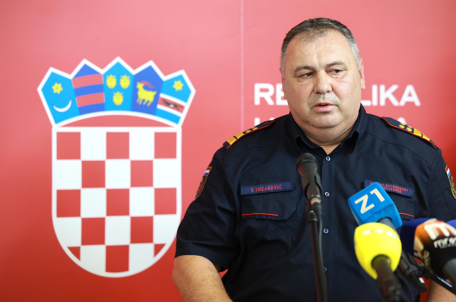 07.08.2023., Zagreb - U Drzavnoj vatrogasnoj skoli predstavnicima vatrogasnih zajednica zupanija svecano je predana vatrogasna oprema. Na primopredaji je osim glavnoga vatrogasnog zapovjednika Slavka Tucakovica bila i ministrica poljoprivrede Marija Vuckovic.  Photo: Sanjin Strukic/PIXSELL