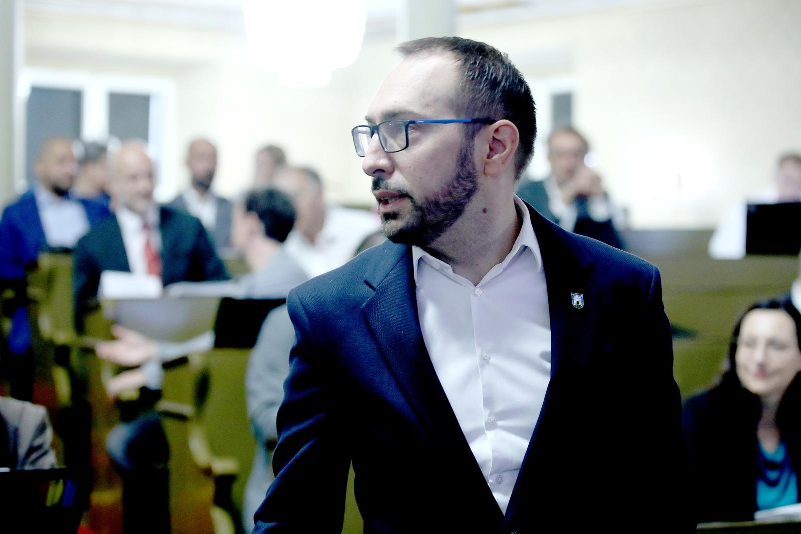 07.09.2023., Zagreb - U Staroj gradskoj vijecnici pocela je 26. sjednica zagrebacke Gradske skupstine, prva nakon ljetne stanke. Na dnevnom redu je 39 tocaka dnevnog reda, medju ostalim i o izvjescu o radu zagrebackog gradonacelnika Tomislava Tomasevica u prvih sest mjeseci te prijedlogu odluke o sprjecavanju odbacivanja otpada. 

. Photo: Patrik Macek/PIXSELL