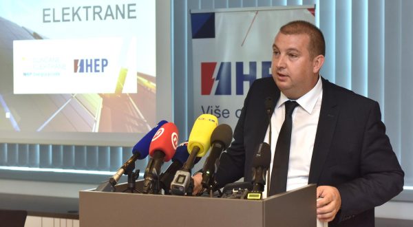 08.04.2019., Zagreb - U sjedistu HEP-a odrzano je  predstavljanje HEP-ova ciklusa investicija u suncane elektrane vrijedne 93 milijuna kuna. Rijec je o povijesnom iskoraku HEP-a u obnovljive izvore energije. Tomislav Sambic Photo: Davorin Visnjic/PIXSELL