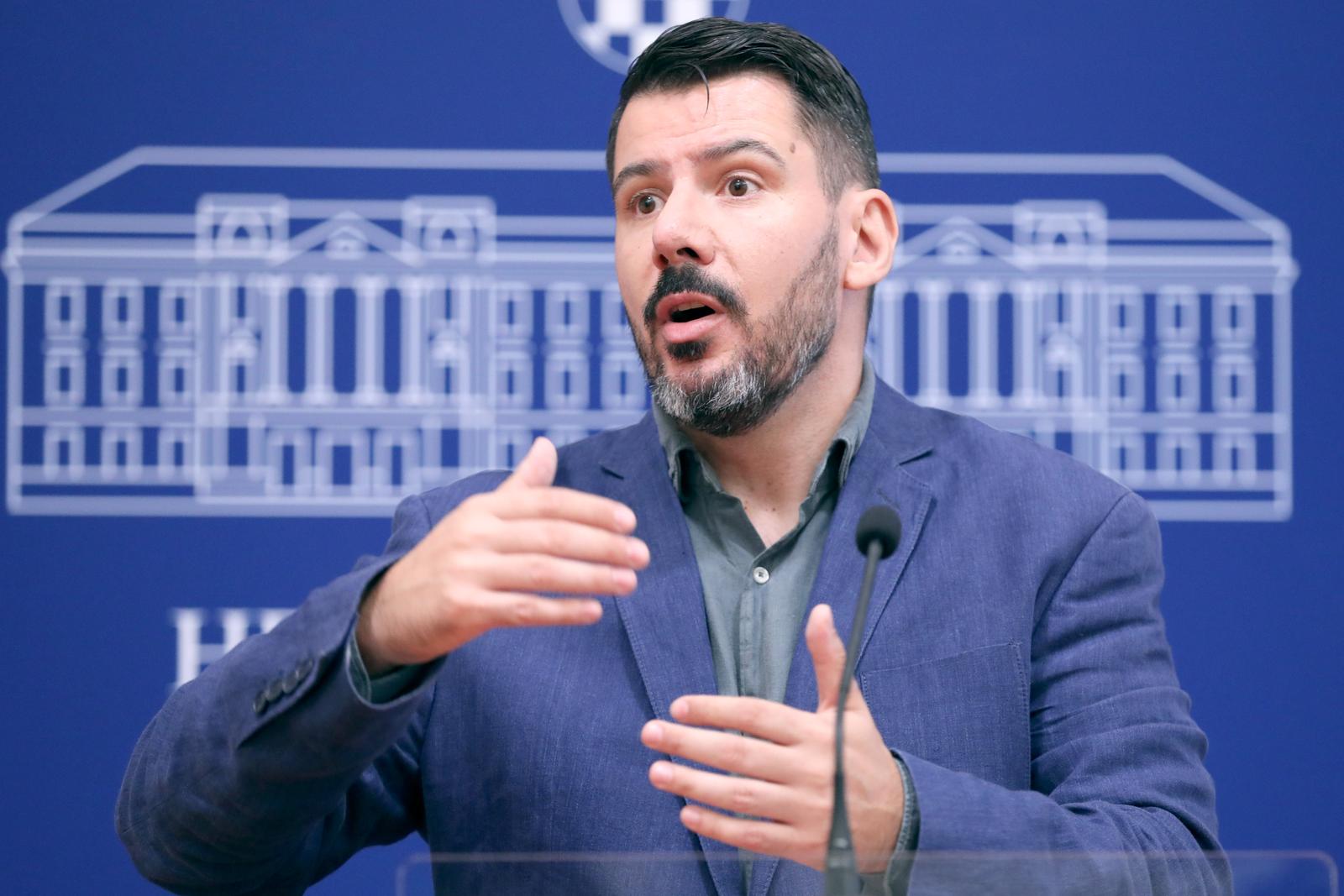 08.09.2023., Zagreb - Na konferenciji za medije odrzanoj u Saboru o temi “Plenkovic je okruzen aferama-Barbaric je samo jedan u nizu korumpiranih suradnika” govorio je zastupnik Nikola Grmoja.  Photo: Patrik Macek/PIXSELL