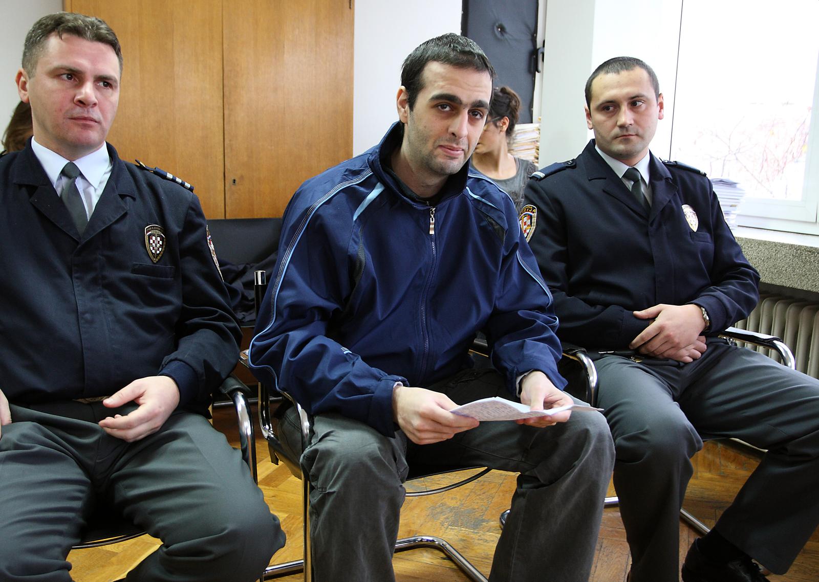 07.12.2010., Opcinski sud, Vrbovec - Sudjenje Amiru Mafalaniju za ilegalno posjedovanje oruzja. rPhoto: Jurica Galoic/PIXSELL