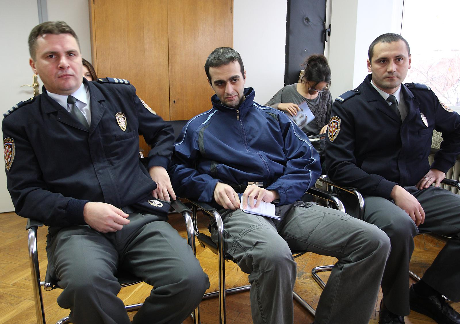 07.12.2010., Opcinski sud, Vrbovec - Sudjenje Amiru Mafalaniju za ilegalno posjedovanje oruzja. rPhoto: Jurica Galoic/PIXSELL