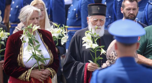 11.07.2023., Potocari, Bosna i Hercegovina - Brojni uzvanici polozili su cvijece na spomenik zrtvama genocida u Srebrenici. Photo: Armin Durgut/PIXSELL